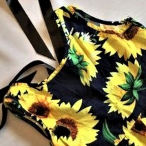 NEW SUNFLOWER SUNDRESS HOLIDAY - Picture 9 of 9